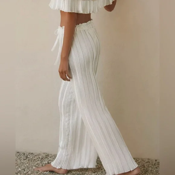 Anthropologie High-Waisted Plissé Wide-Leg White Pants Size Large